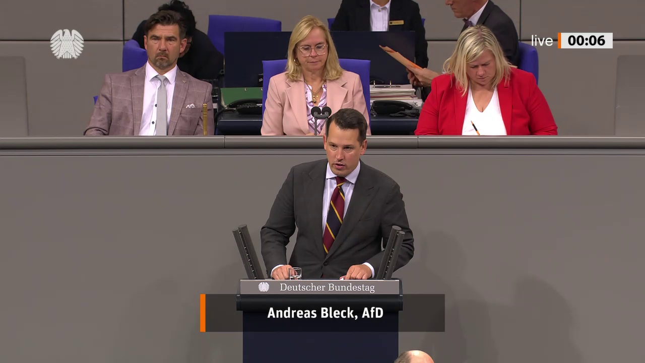 Andreas Bleck bei einer Bundestagsrede · Standbild vom 2026-09-25
