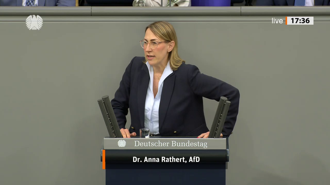 Anna Rathert bei einer Bundestagsrede · Standbild vom 2026-10-07