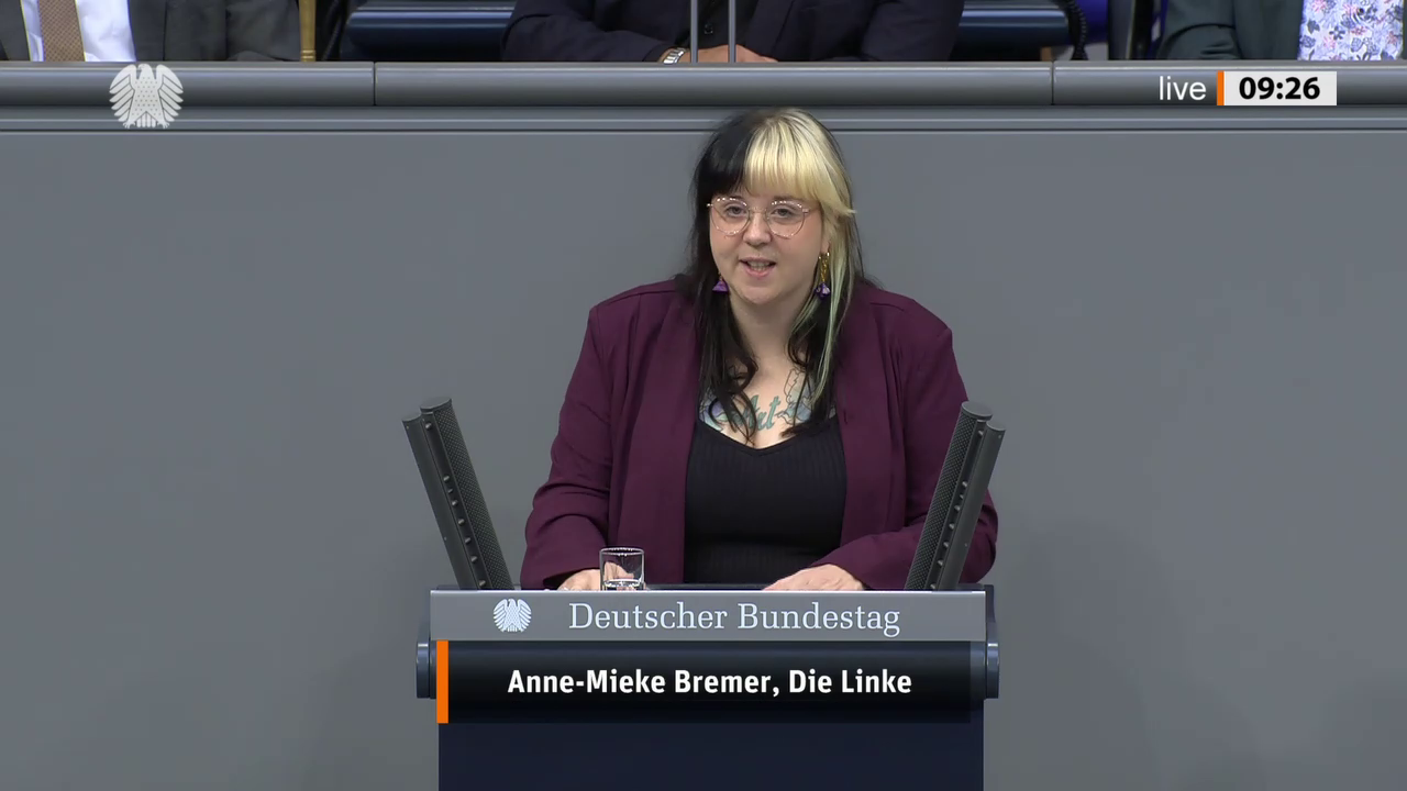 Anne-Mieke Bremer bei einer Bundestagsrede · Standbild vom 2026-10-09