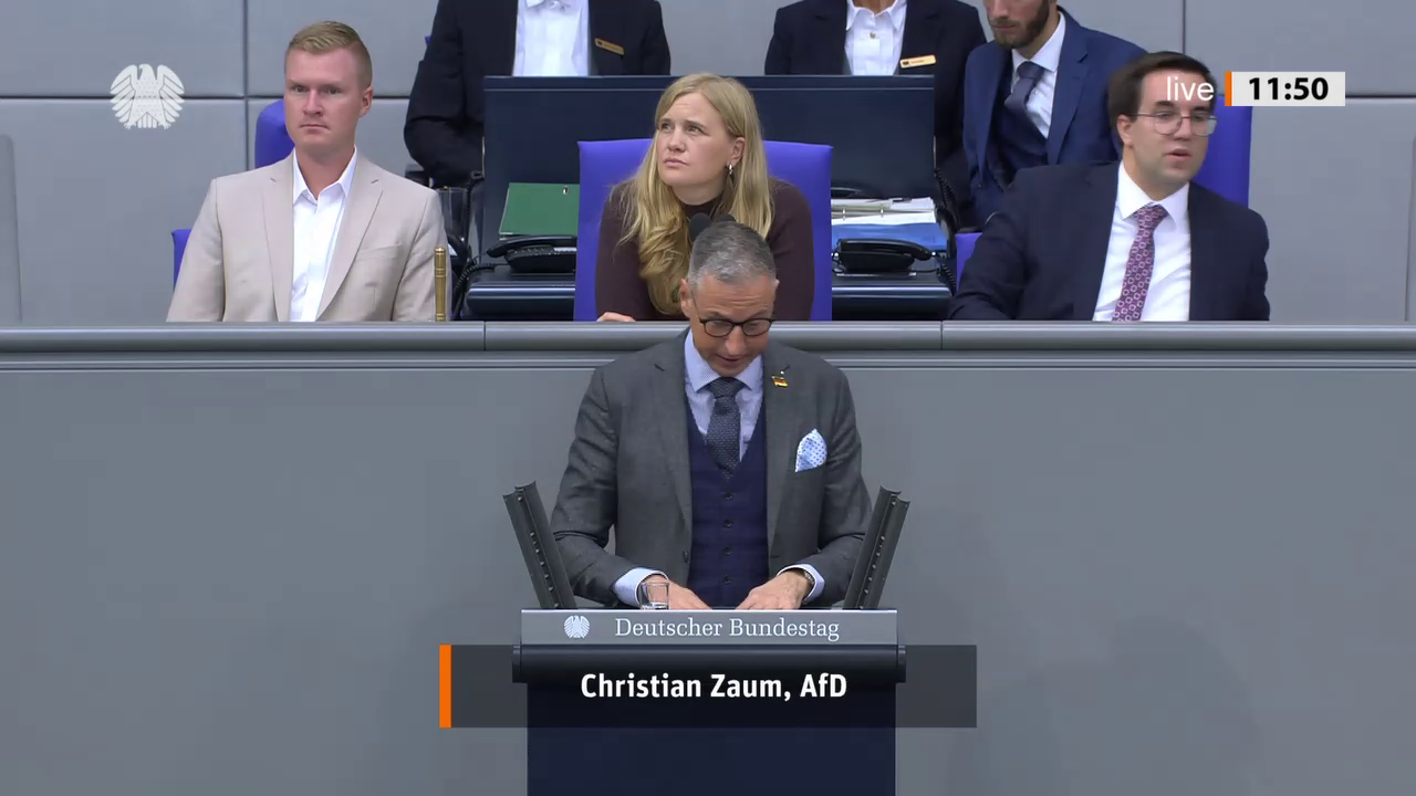 Christian Zaum bei einer Bundestagsrede · Standbild vom 2026-10-09