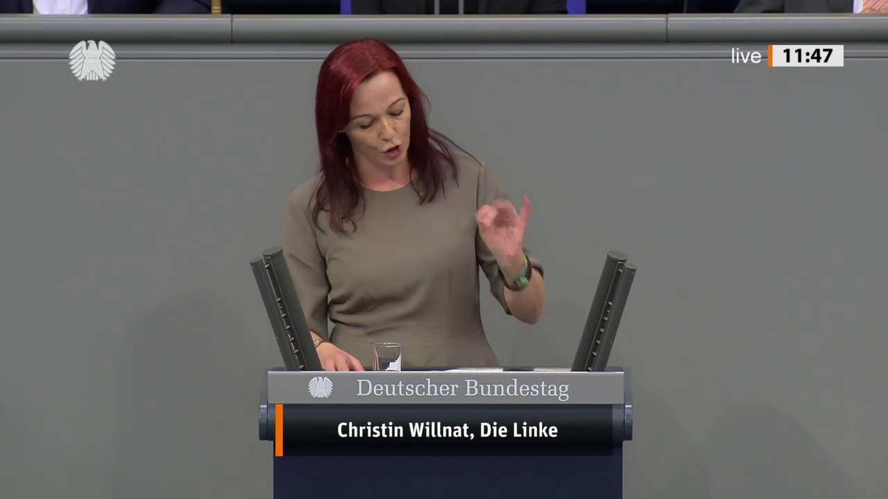 Christin Willnat bei einer Bundestagsrede · Standbild vom 2026-09-10