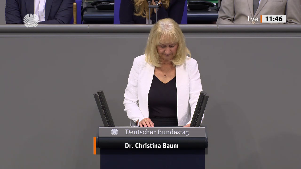 Christina Baum bei einer Bundestagsrede · Standbild vom 2026-09-24