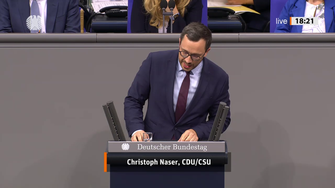 Christoph Naser bei einer Bundestagsrede · Standbild vom 2026-09-24