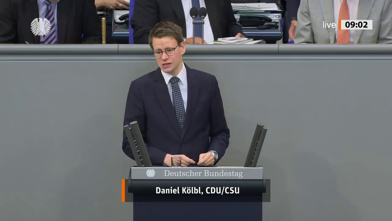 Daniel Kölbl bei einer Bundestagsrede · Standbild vom 2026-06-26