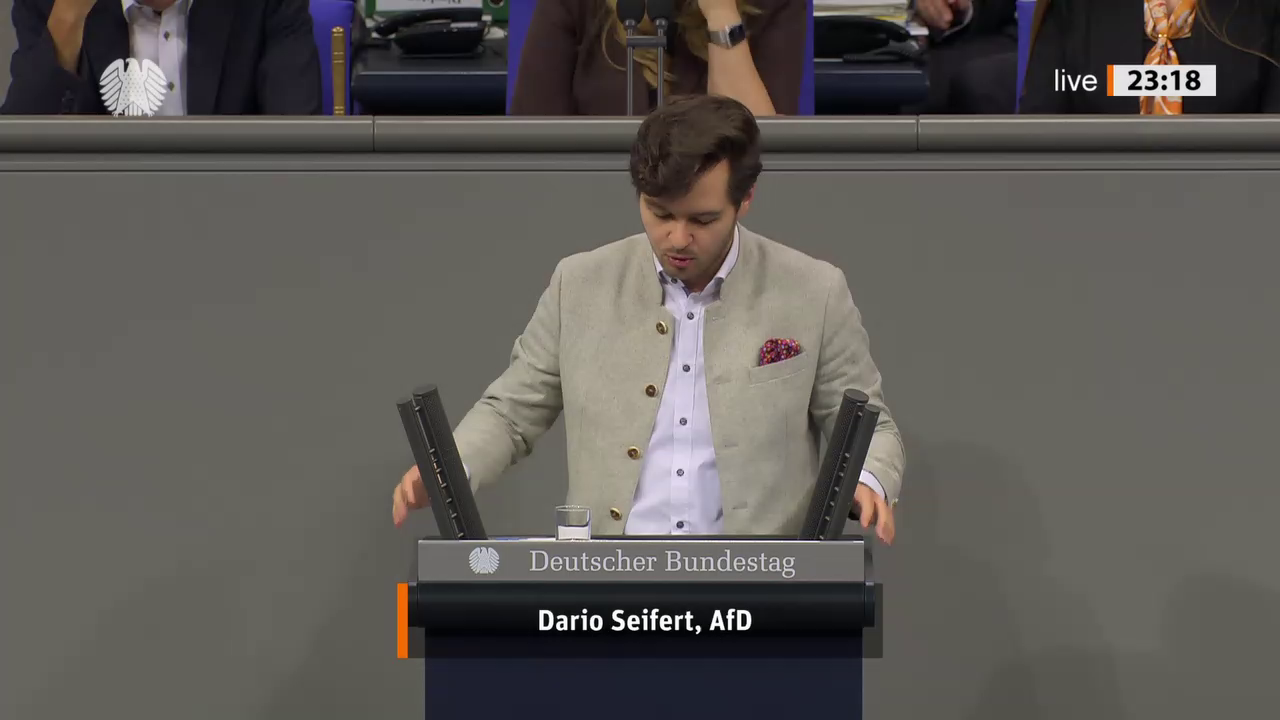 Dario Seifert bei einer Bundestagsrede · Standbild vom 2026-07-09