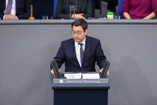 Porträt von Sebastian Schäfer