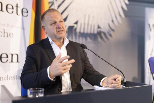 Porträt von Kay-Uwe Ziegler