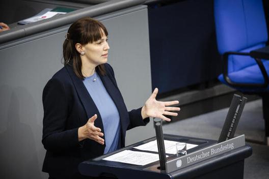 Porträt von Nora Seitz