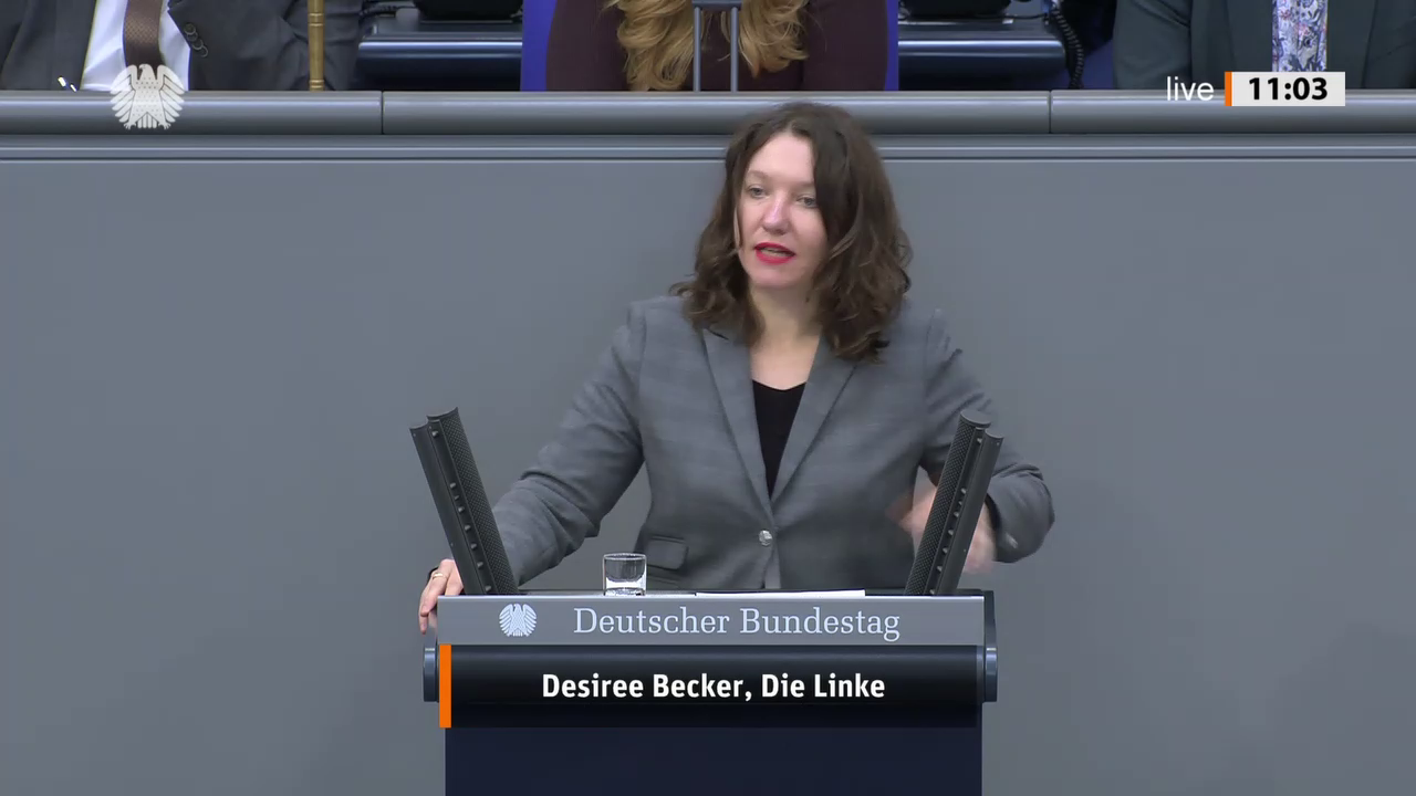 Desiree Becker bei einer Bundestagsrede · Standbild vom 2026-10-09