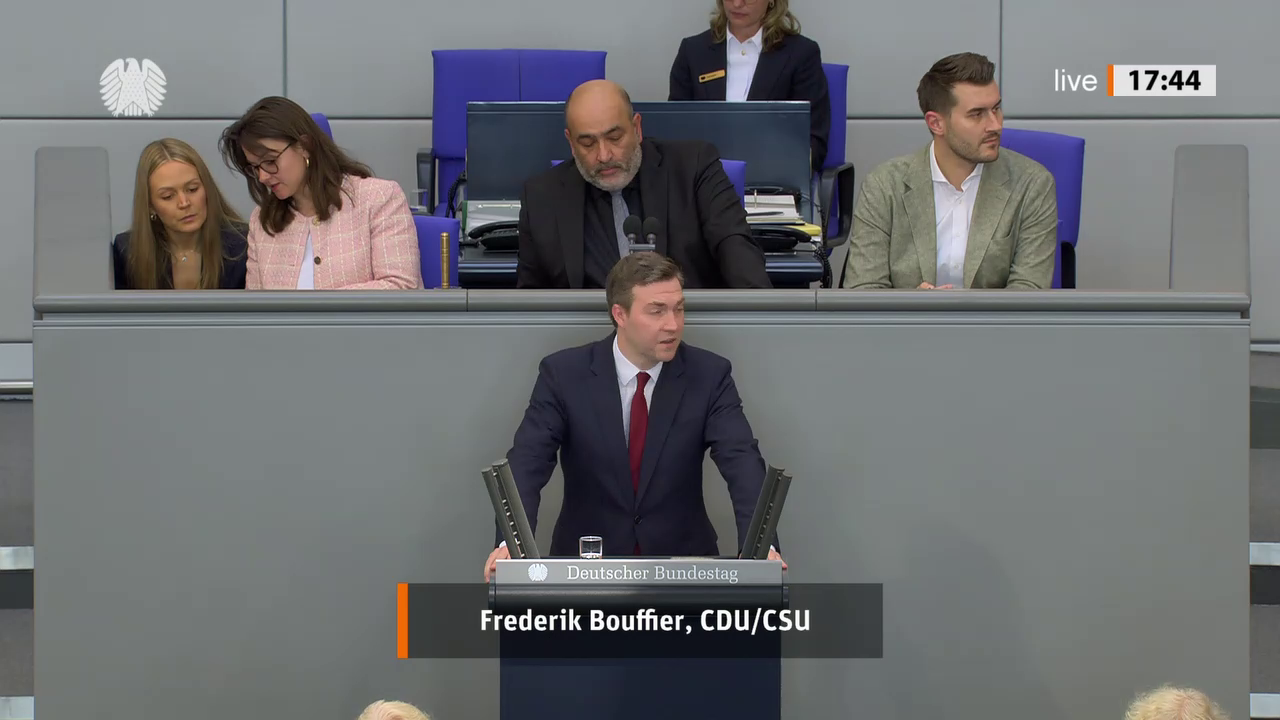 Frederik Bouffier bei einer Bundestagsrede · Standbild vom 2026-07-09