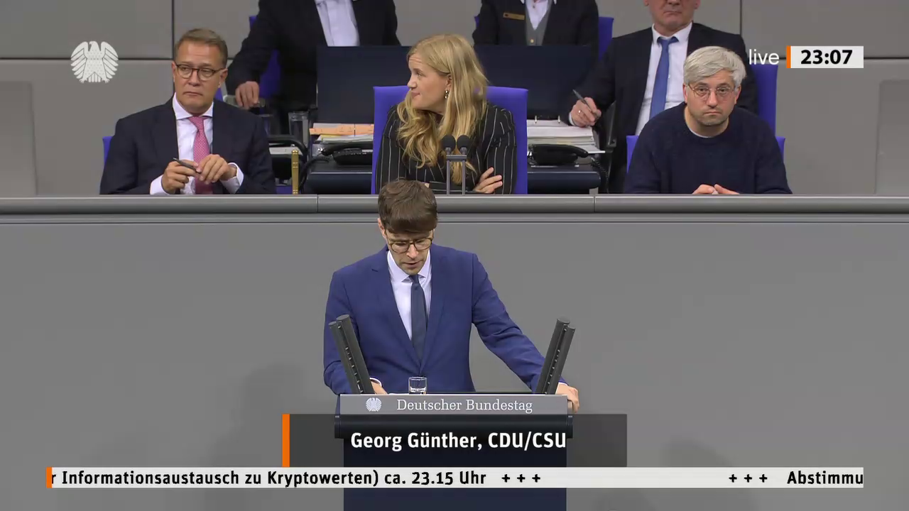 Georg Günther bei einer Bundestagsrede · Standbild vom 2026-10-08
