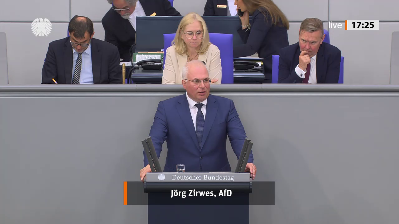 Jörg Zirwes bei einer Bundestagsrede · Standbild vom 2026-06-11