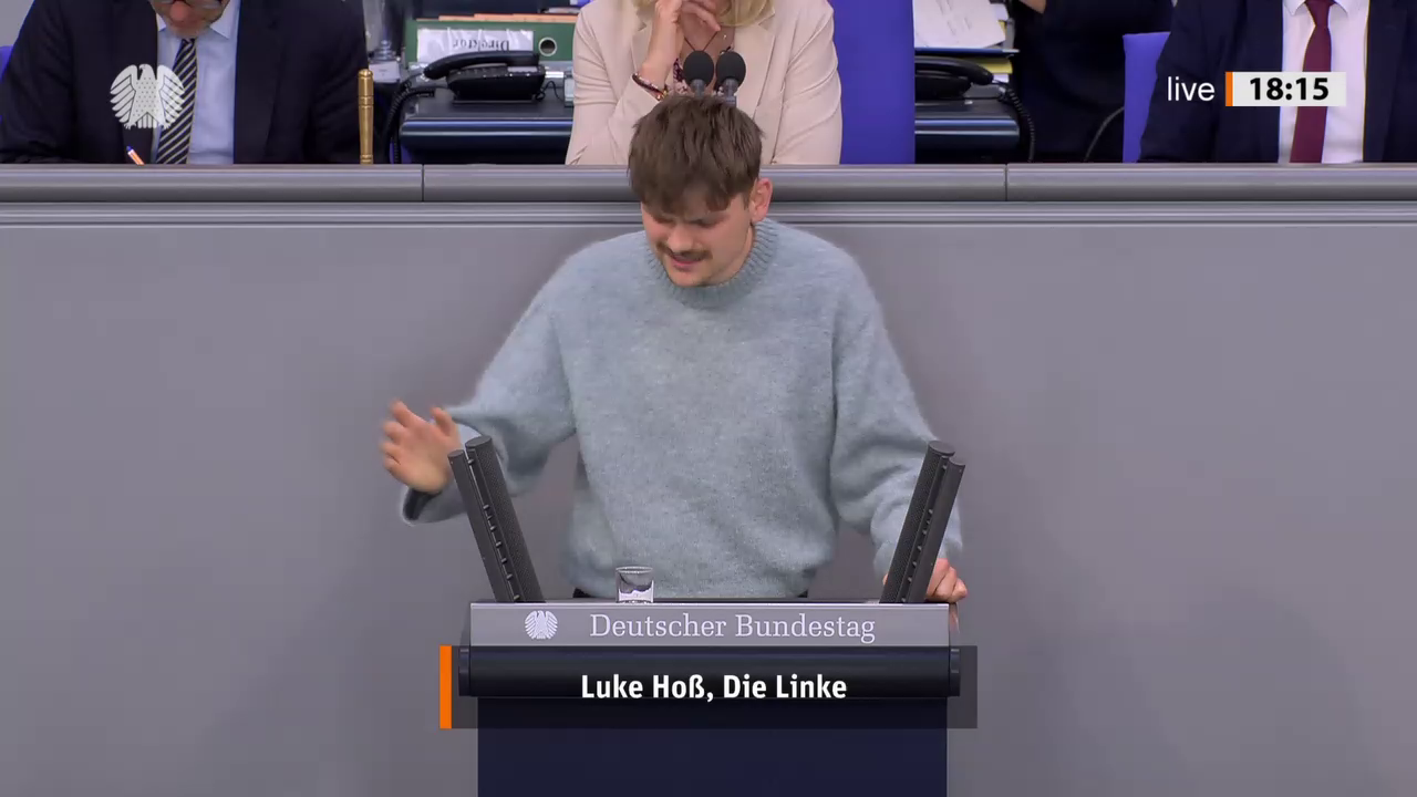 Luke Hoß bei einer Bundestagsrede · Standbild vom 2026-06-11
