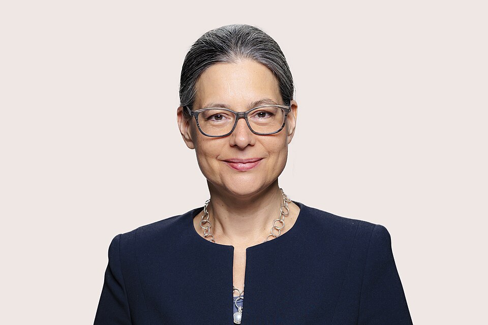Porträt von Nina Scheer