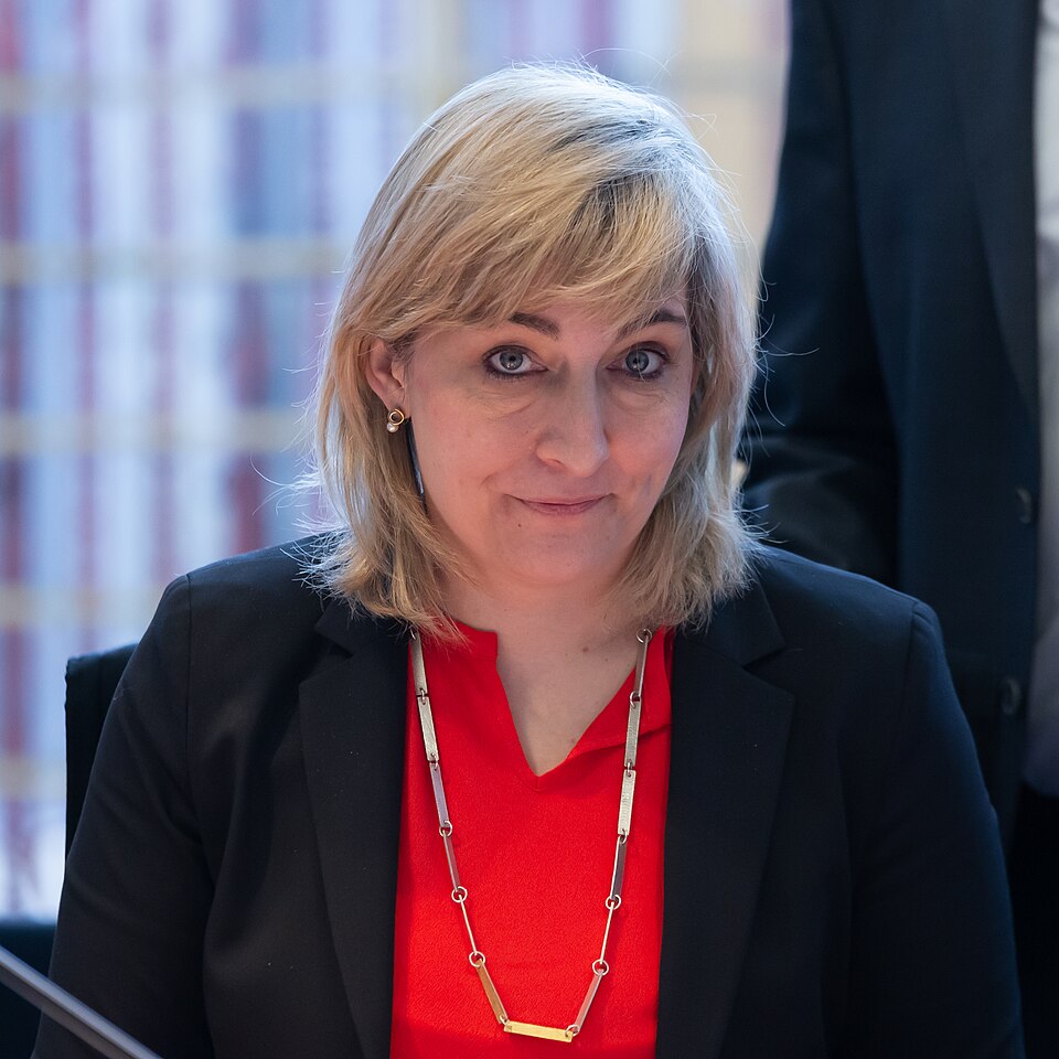 Porträt von Nina Warken