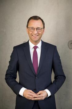 Porträt von Josef Oster