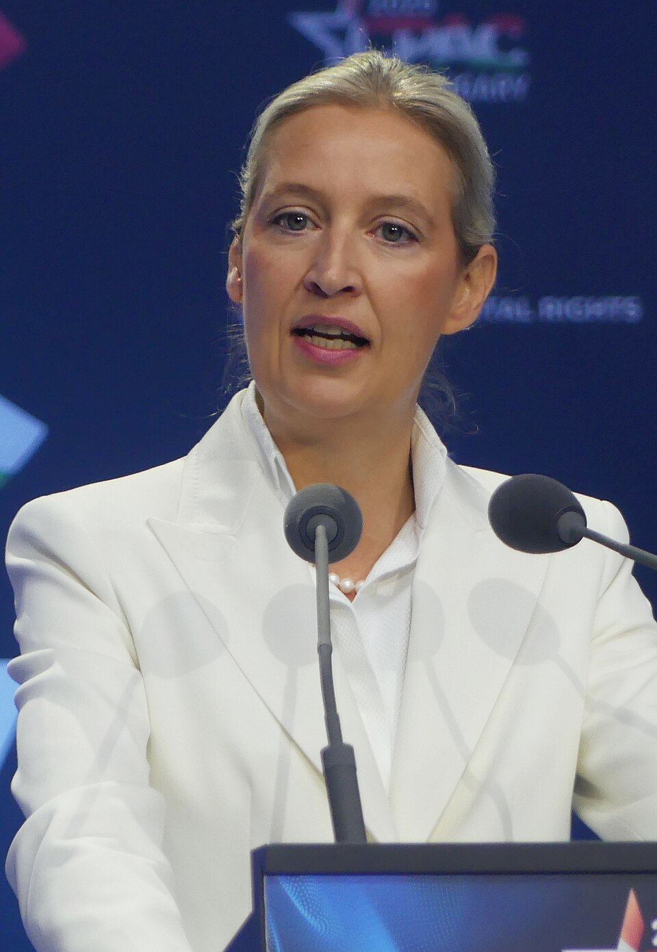 Porträt von Alice Weidel