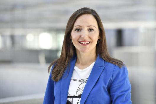 Porträt von Jasmina Hostert