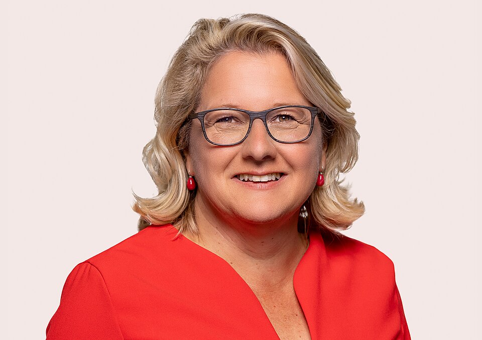 Porträt von Svenja Schulze