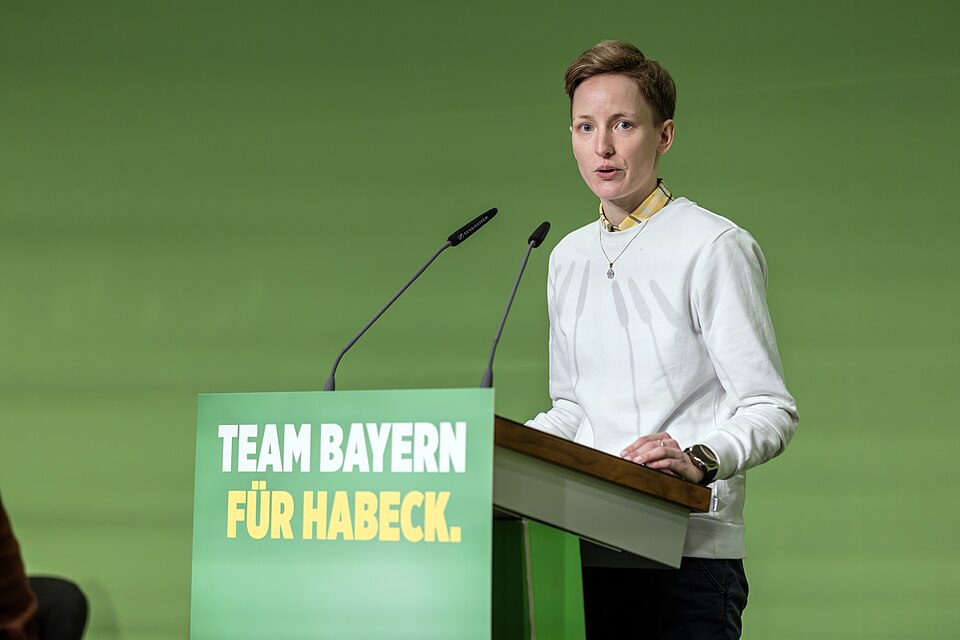 Porträt von Rebecca Lenhard