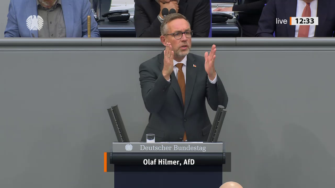 Olaf Hilmer bei einer Bundestagsrede · Standbild vom 2026-06-12