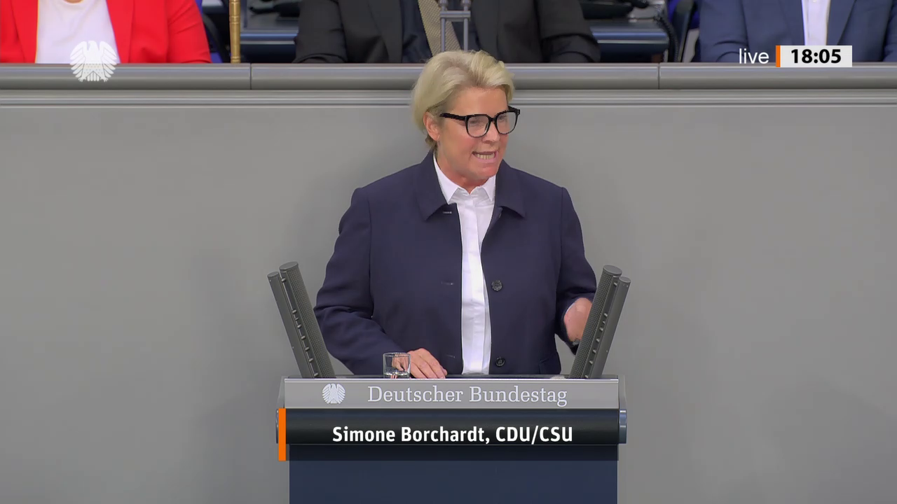 Simone Borchardt bei einer Bundestagsrede · Standbild vom 2026-09-10