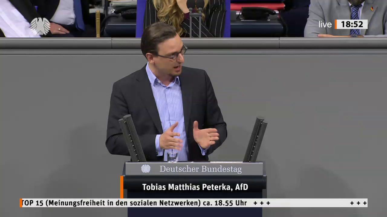 Tobias Matthias Peterka bei einer Bundestagsrede · Standbild vom 2026-10-08