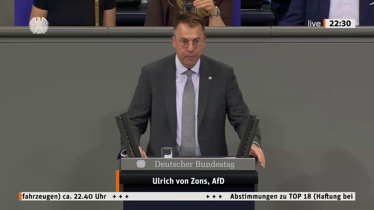 Ulrich von Zons bei einer Bundestagsrede · Standbild vom 2026-07-09